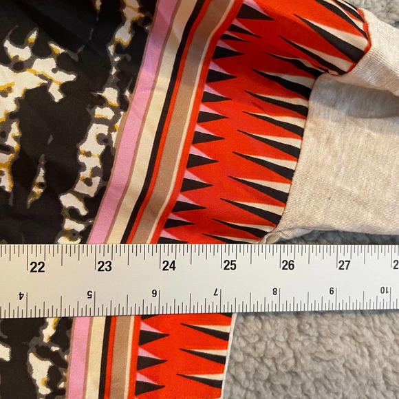 Cabi Aztec Print Silk Front Long Sleeve Top Oatmeal 768 - XS - Picture 8 of 8